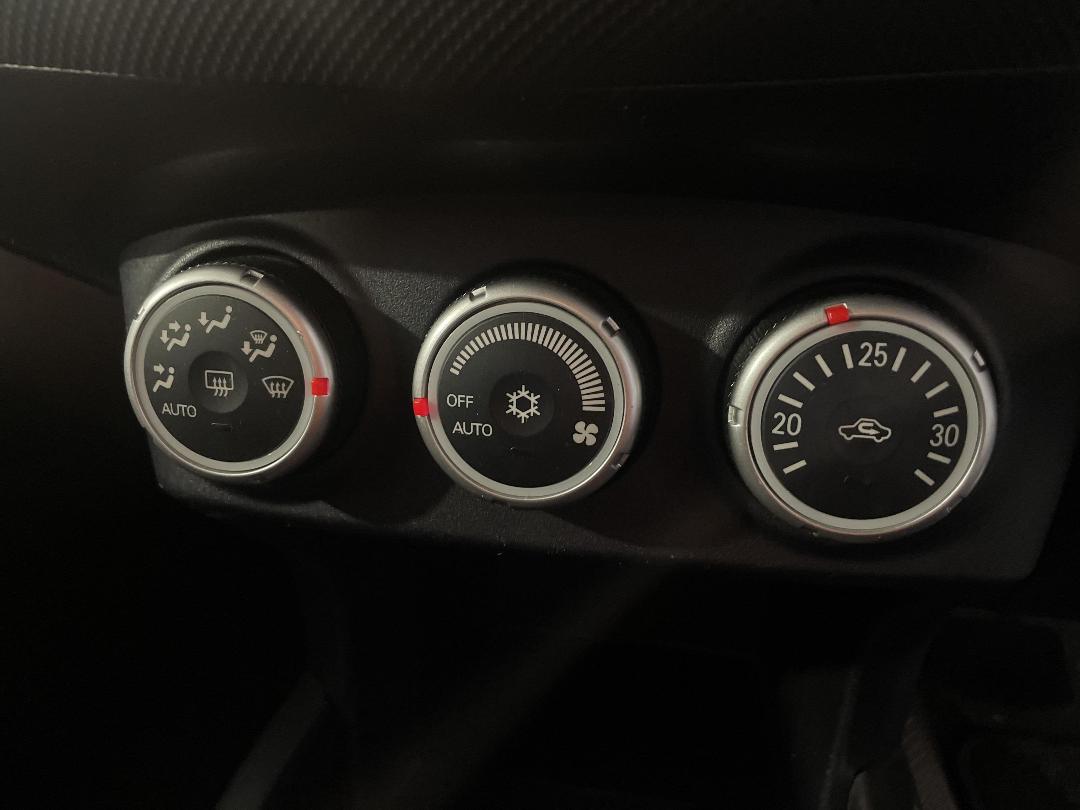 Photo '30' of Mitsubishi Outlander