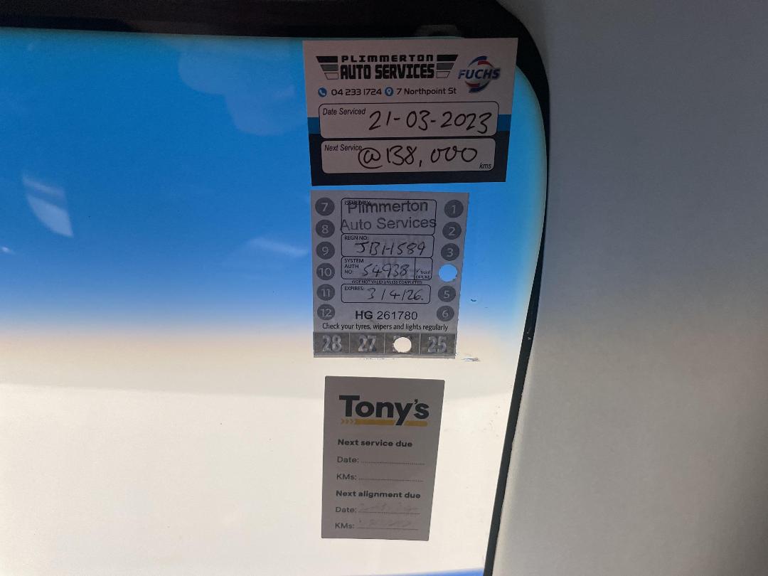 Photo '33' of Mitsubishi Outlander