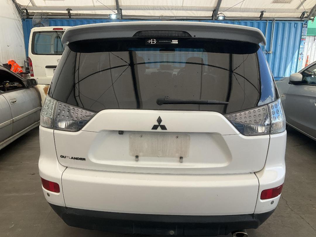 Photo '5' of Mitsubishi Outlander Photo '5' of Mitsubishi Outlander