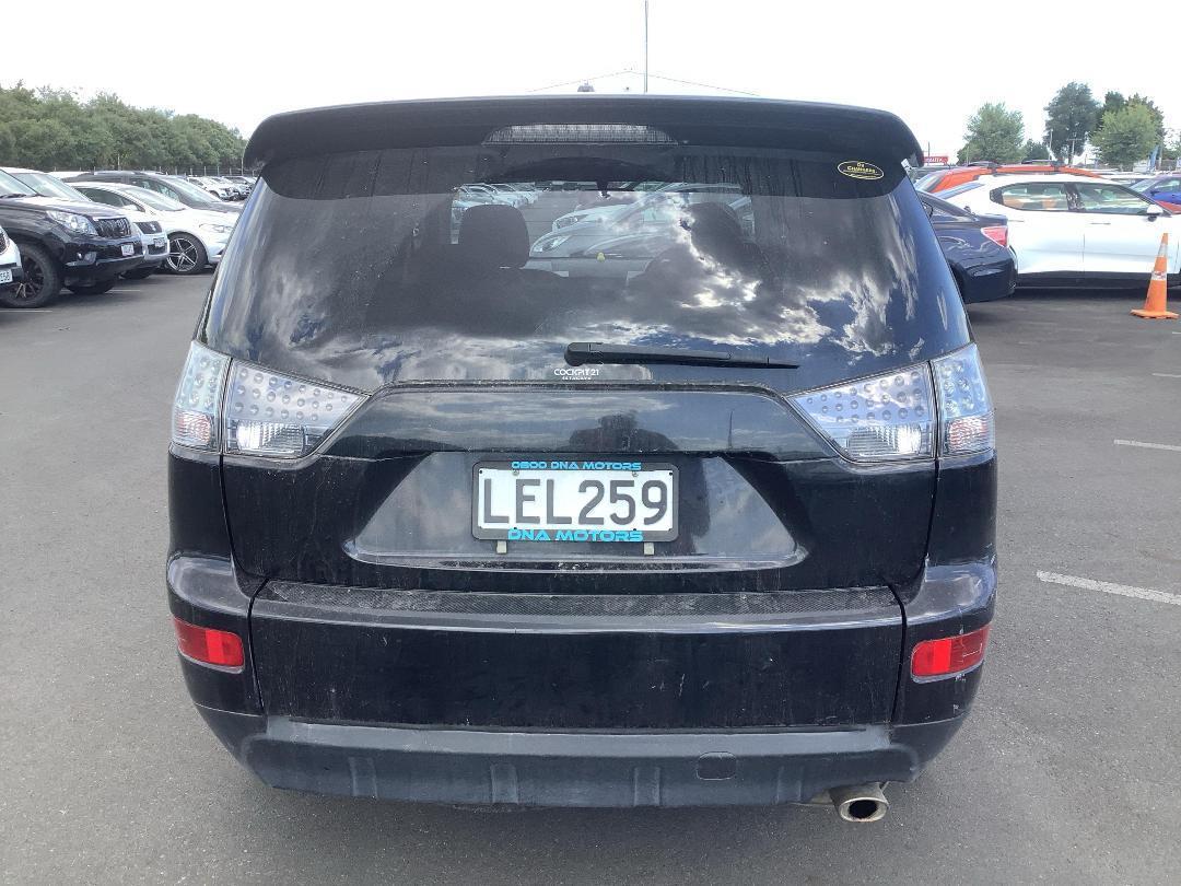 Photo '7' of Mitsubishi Outlander