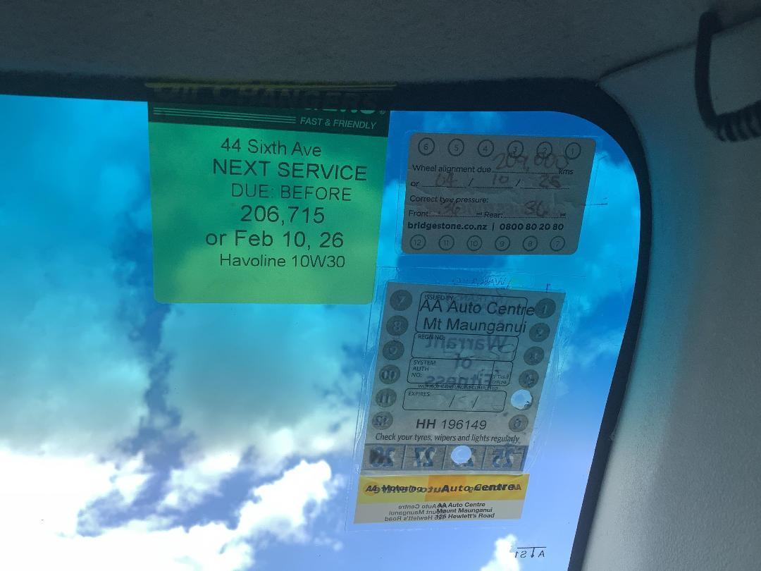 Photo '16' of Mitsubishi Outlander