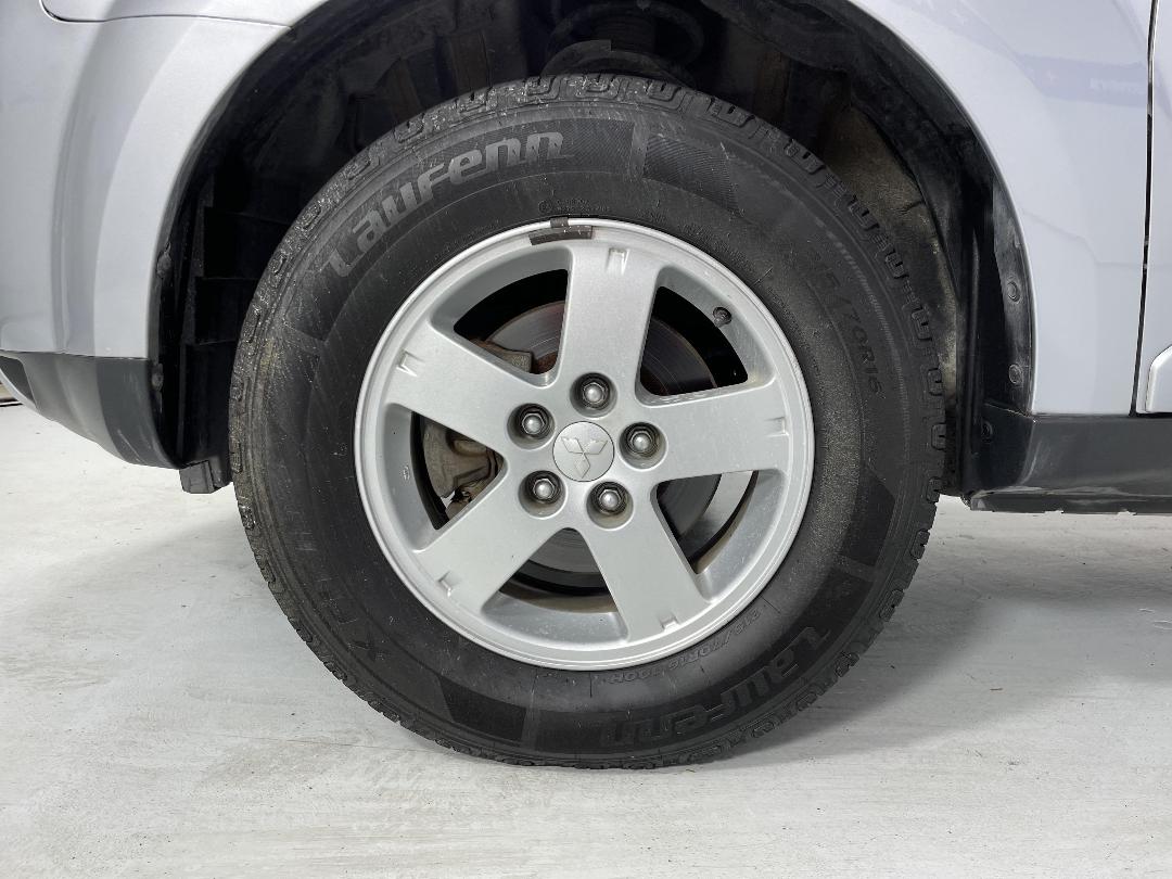 Photo '10' of Mitsubishi Outlander