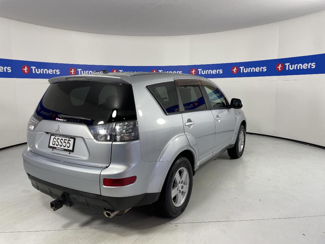 Photo '7' of Mitsubishi Outlander