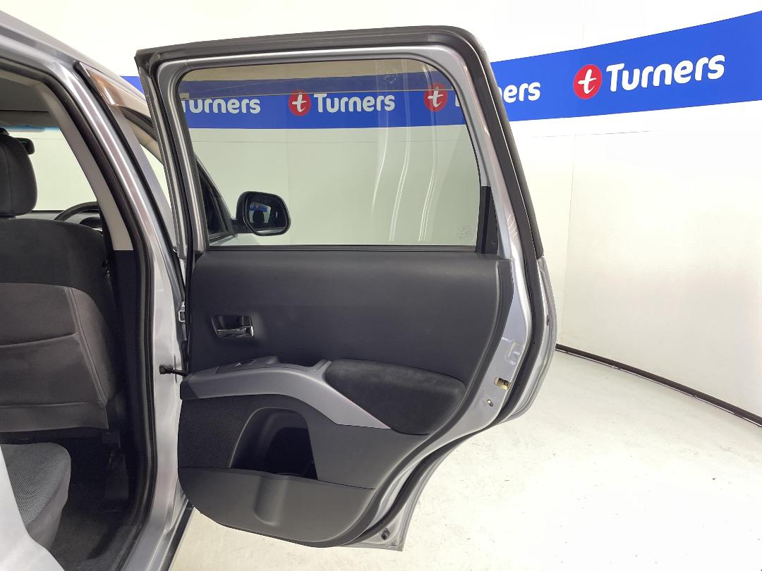 Photo '19' of Mitsubishi Outlander