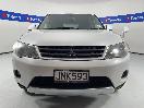 Thumbnail '2' of Mitsubishi Outlander