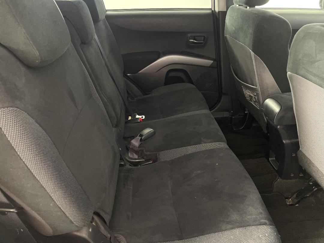 Photo '20' of Mitsubishi Outlander