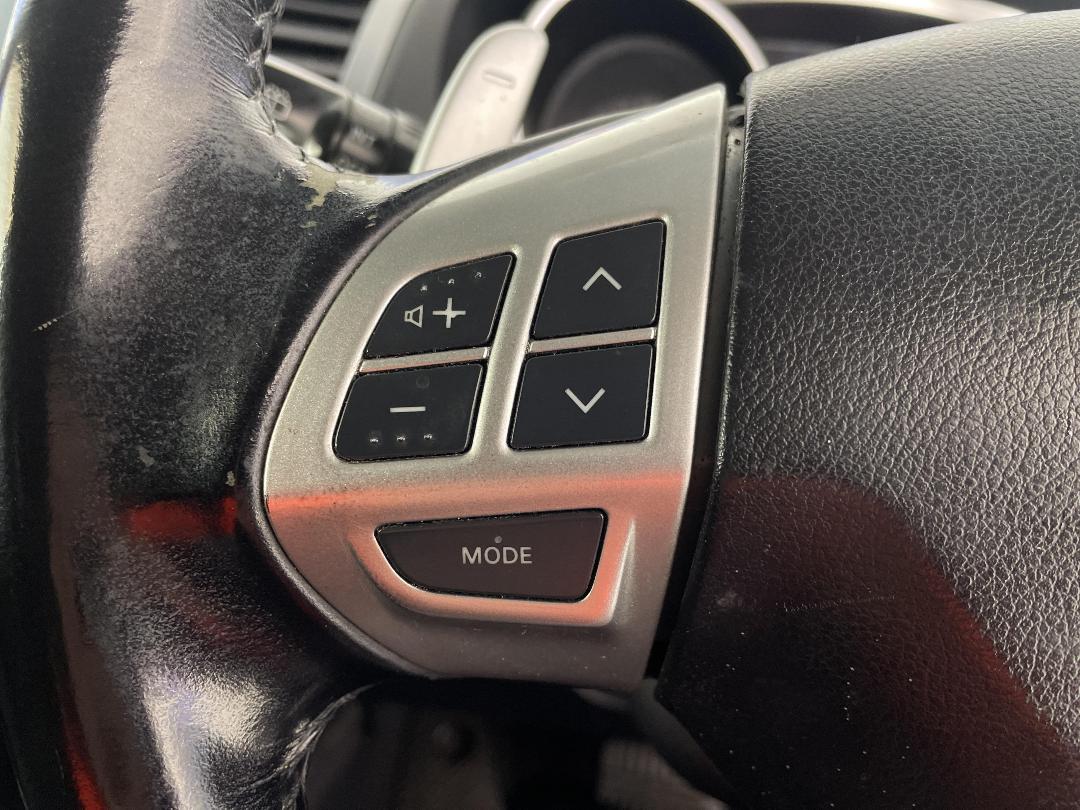 Photo '24' of Mitsubishi Outlander