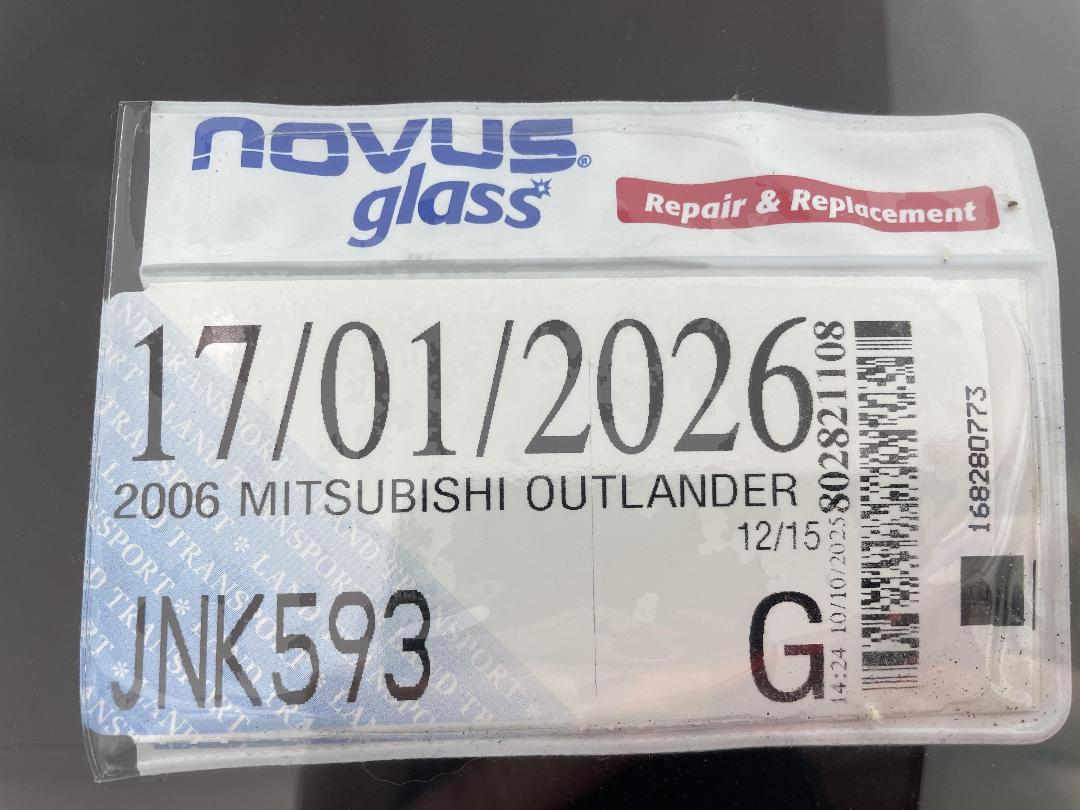 Photo '27' of Mitsubishi Outlander