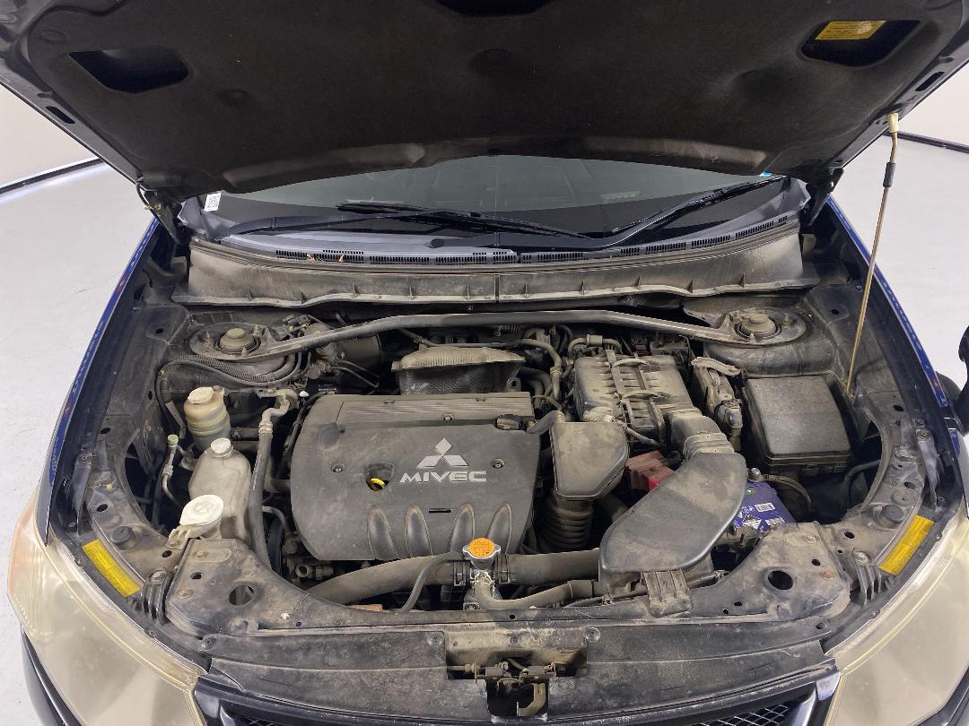 Photo '13' of Mitsubishi Outlander