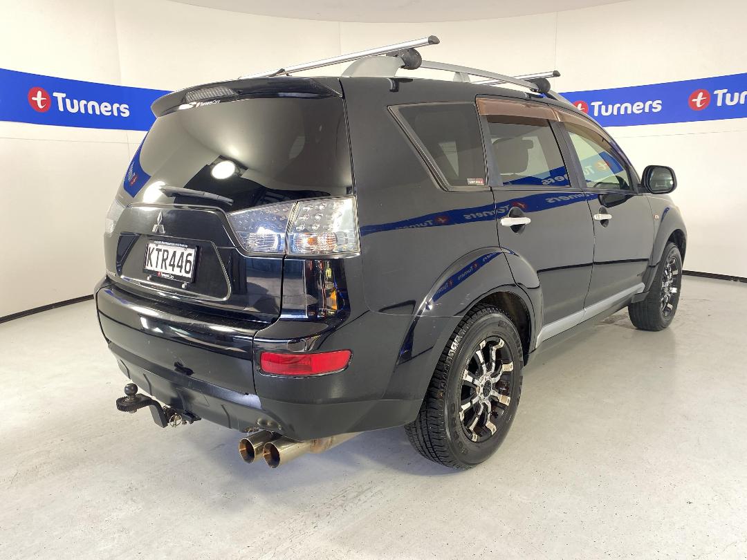 Photo '7' of Mitsubishi Outlander