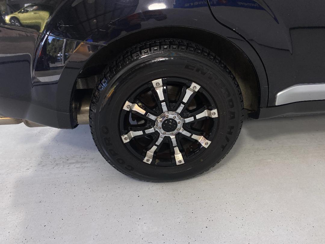 Photo '12' of Mitsubishi Outlander