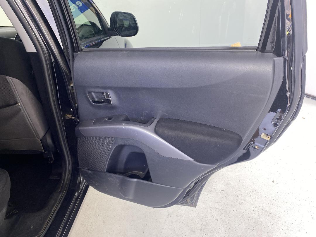 Photo '19' of Mitsubishi Outlander