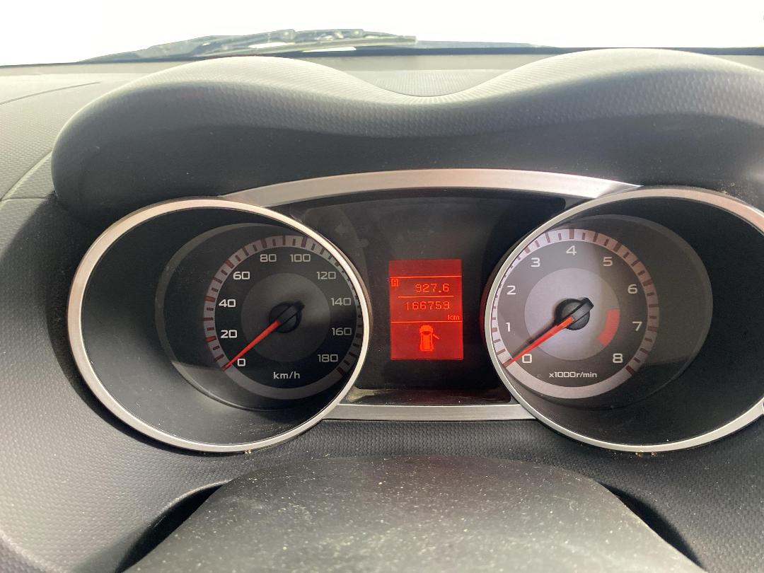 Photo '21' of Mitsubishi Outlander