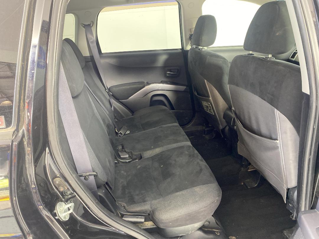 Photo '20' of Mitsubishi Outlander