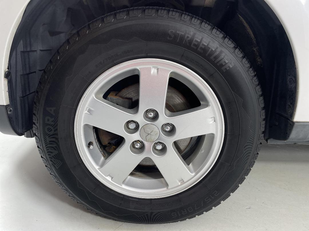 Photo '10' of Mitsubishi Outlander