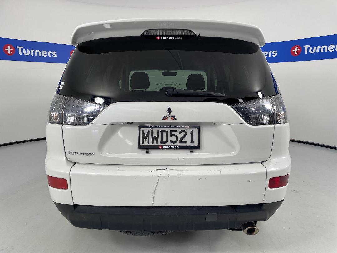 Photo '6' of Mitsubishi Outlander