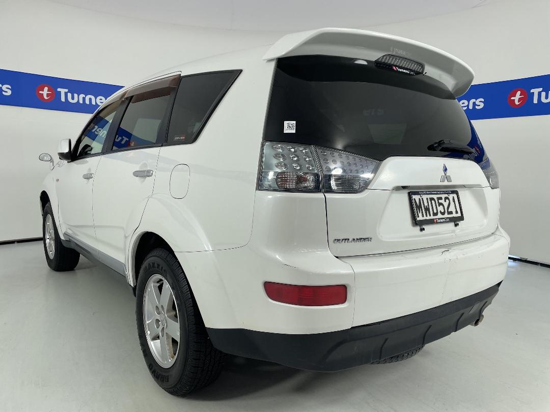 Photo '5' of Mitsubishi Outlander