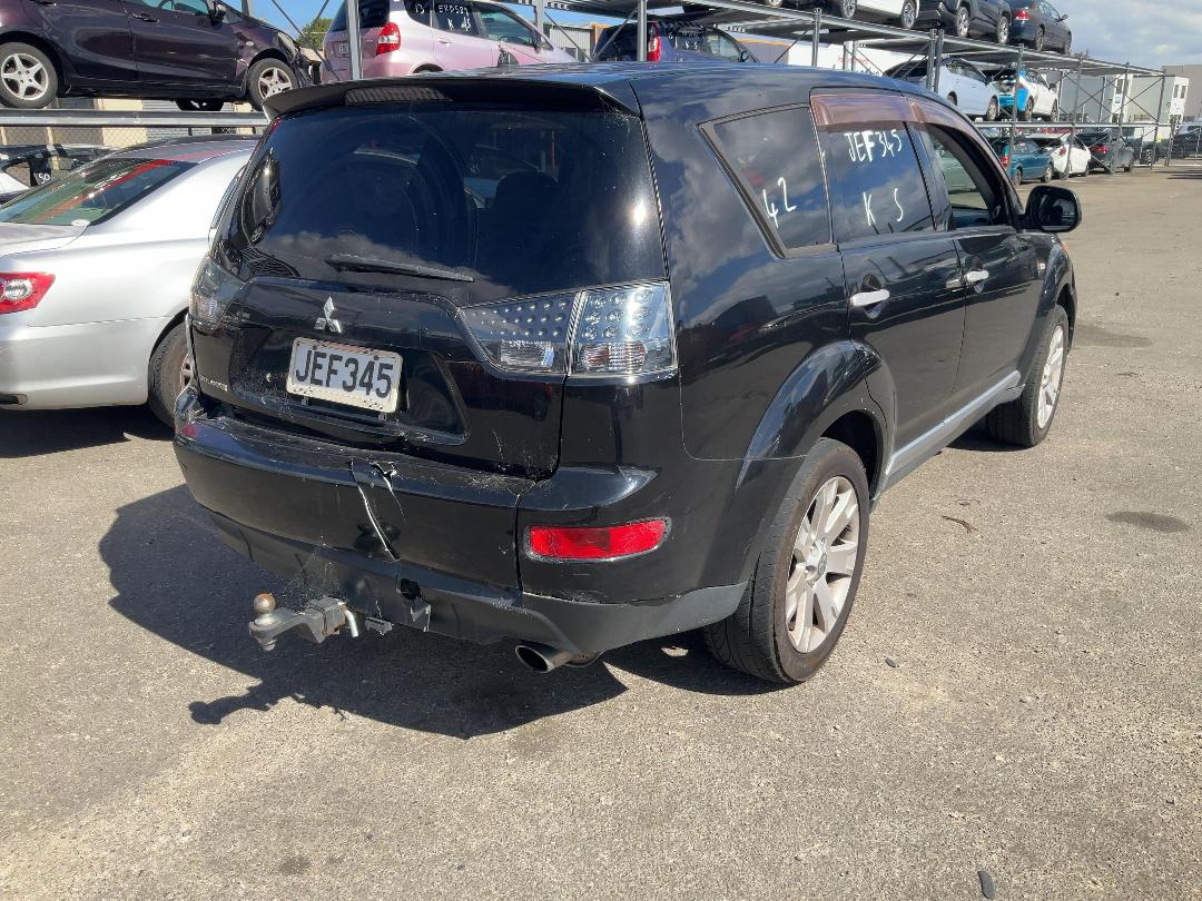 Photo '6' of Mitsubishi Outlander