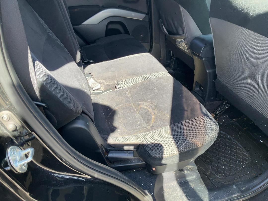 Photo '17' of Mitsubishi Outlander