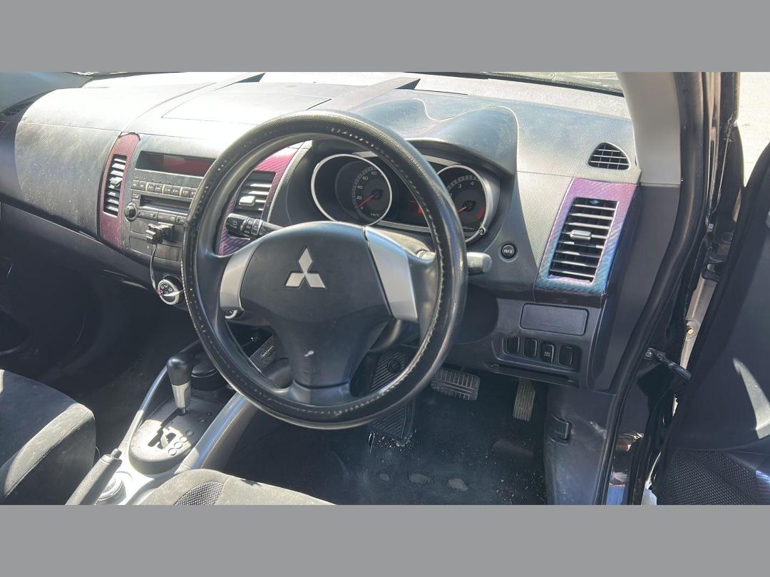 Photo '4' of Mitsubishi Outlander XLS