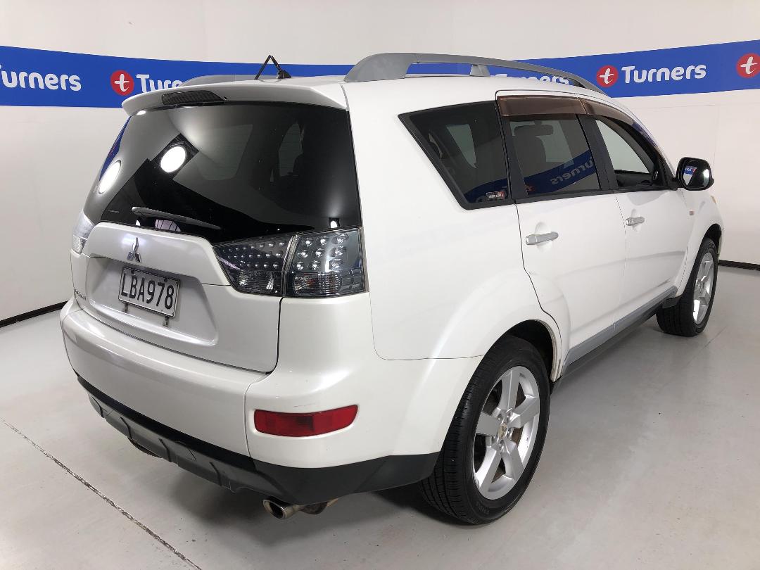 Photo '7' of Mitsubishi Outlander Photo '7' of Mitsubishi Outlander