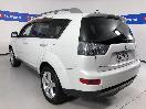 Thumbnail '5' of Mitsubishi Outlander
