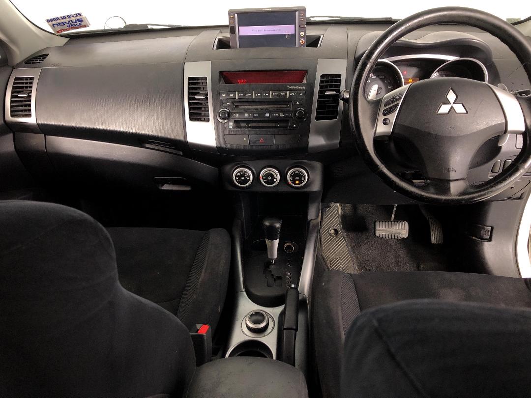 Photo '17' of Mitsubishi Outlander Photo '17' of Mitsubishi Outlander