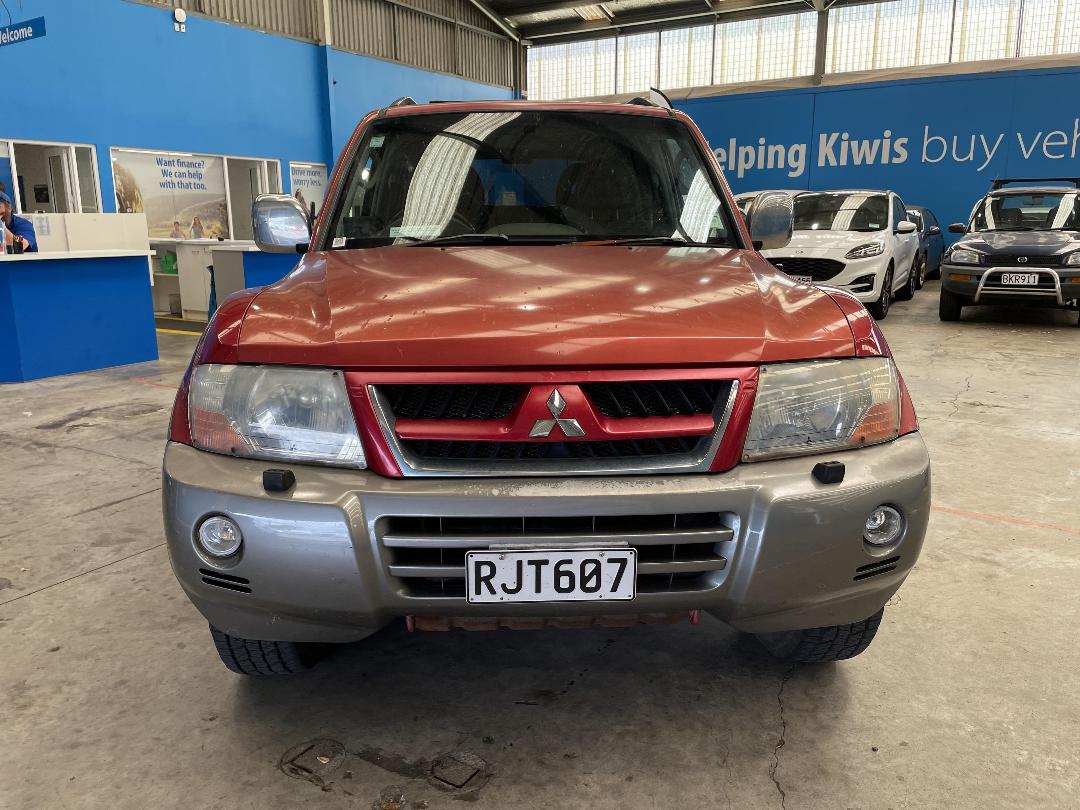 Photo '2' of Mitsubishi Pajero Exceed LWB