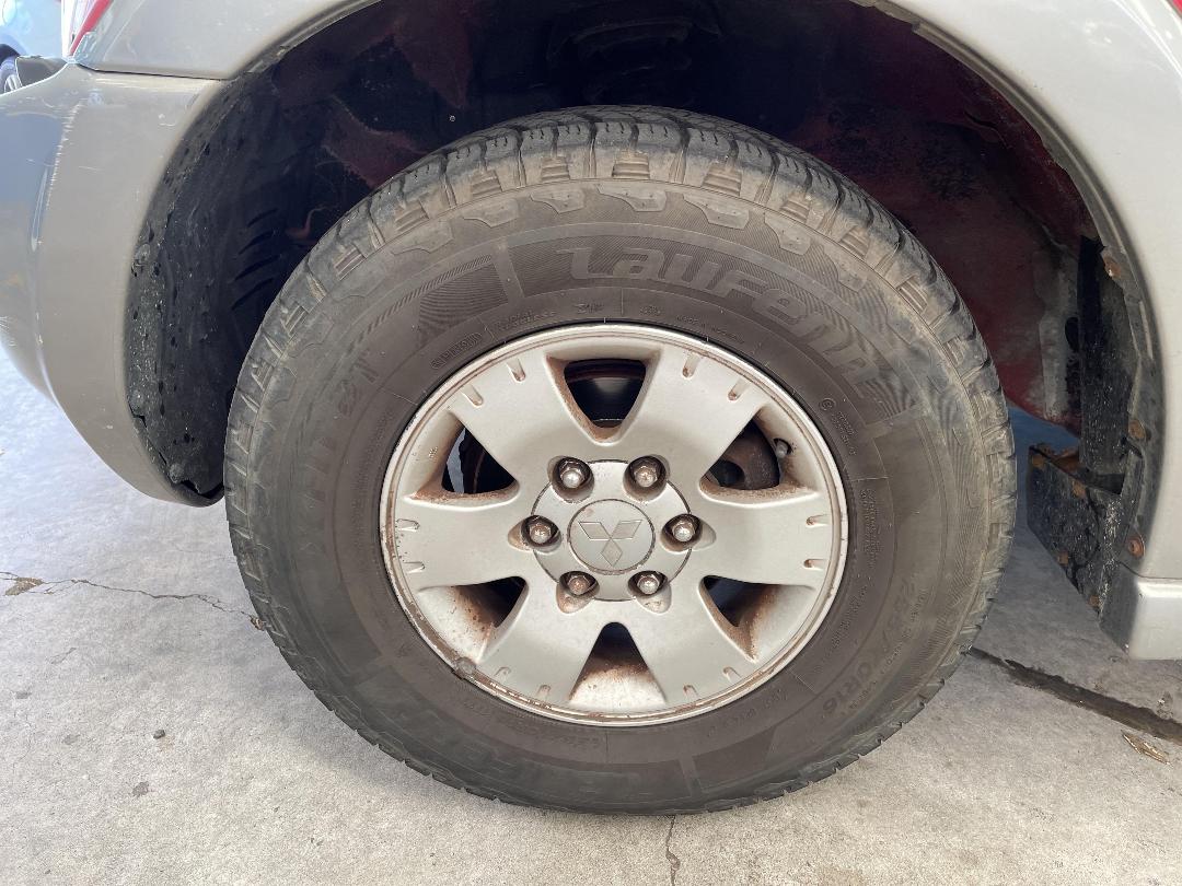 Photo '8' of Mitsubishi Pajero Exceed LWB