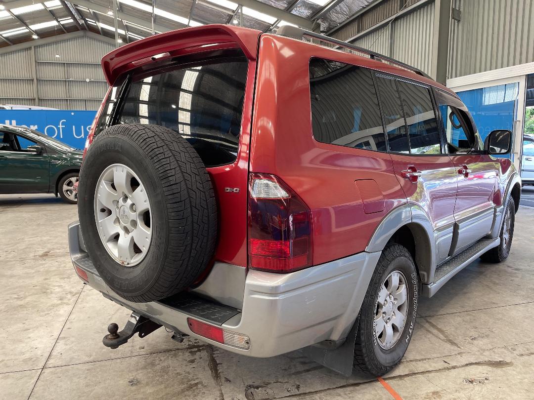 Photo '6' of Mitsubishi Pajero Exceed LWB