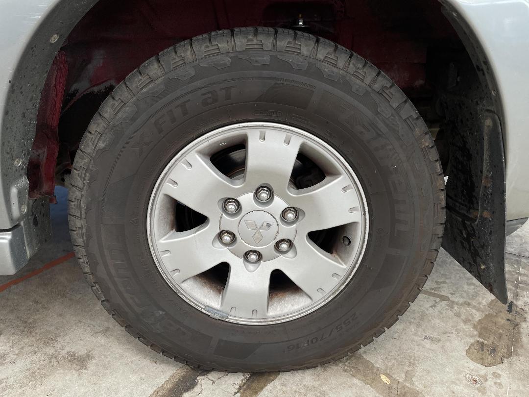 Photo '9' of Mitsubishi Pajero Exceed LWB