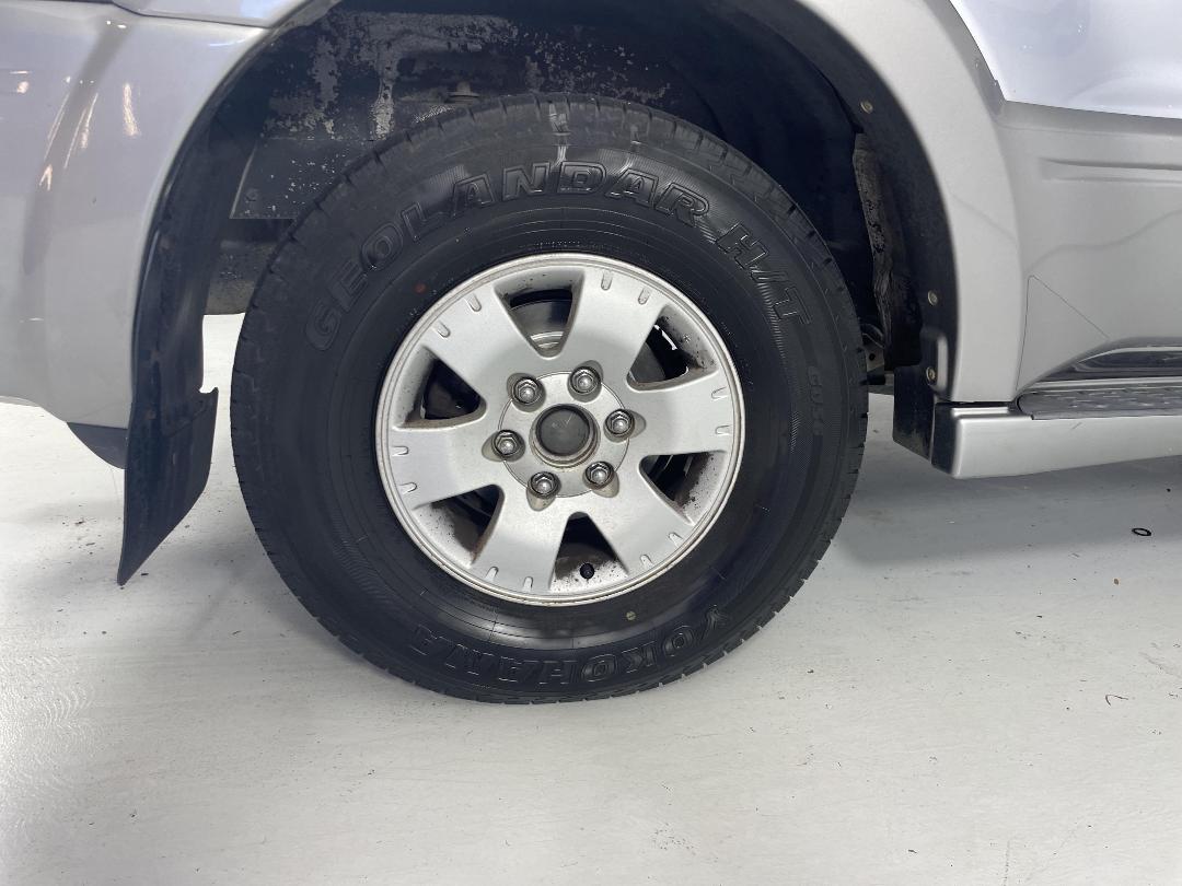 Photo '12' of Mitsubishi Pajero