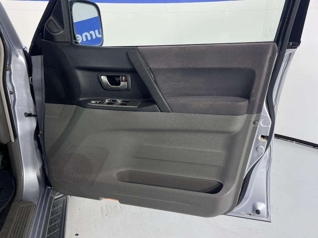 Photo '15' of Mitsubishi Pajero