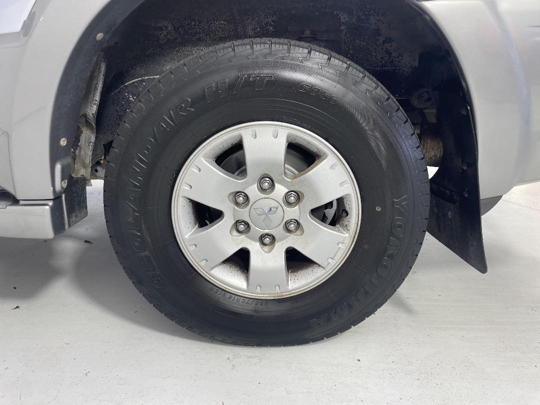 Photo '11' of Mitsubishi Pajero