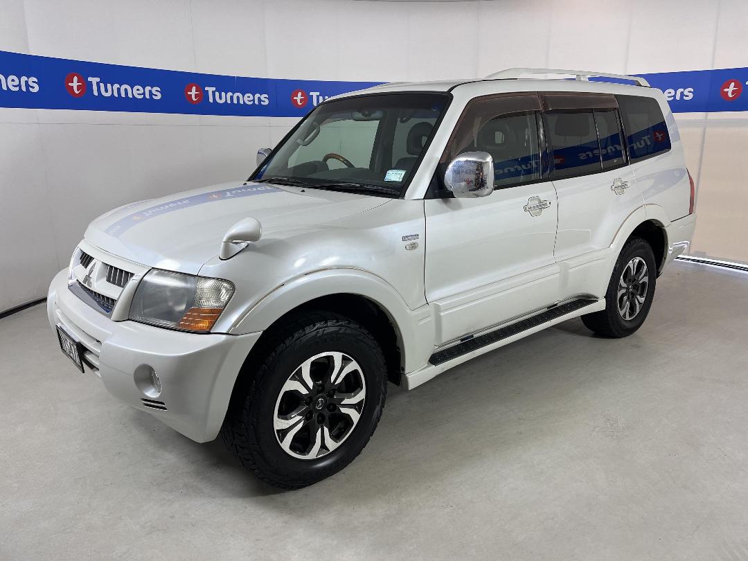 Photo '4' of Mitsubishi Pajero