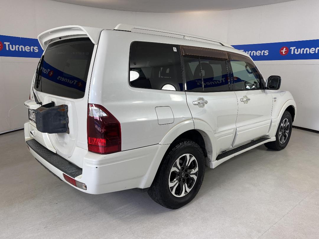 Photo '7' of Mitsubishi Pajero