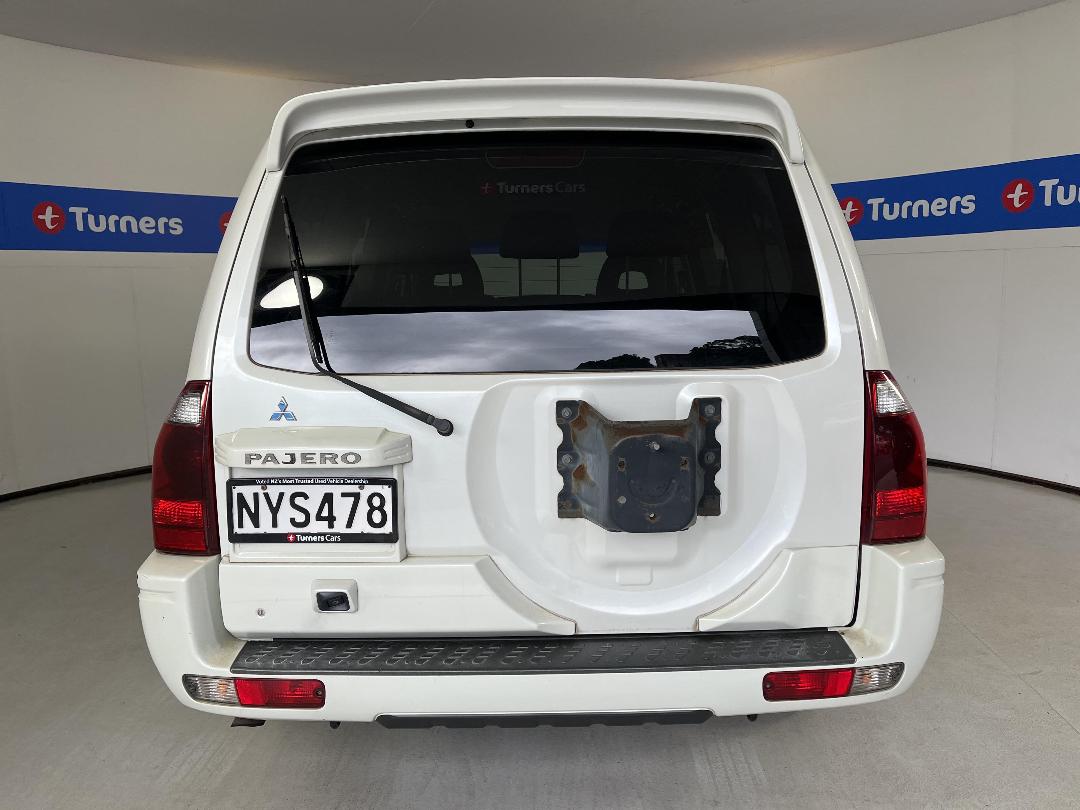 Photo '6' of Mitsubishi Pajero