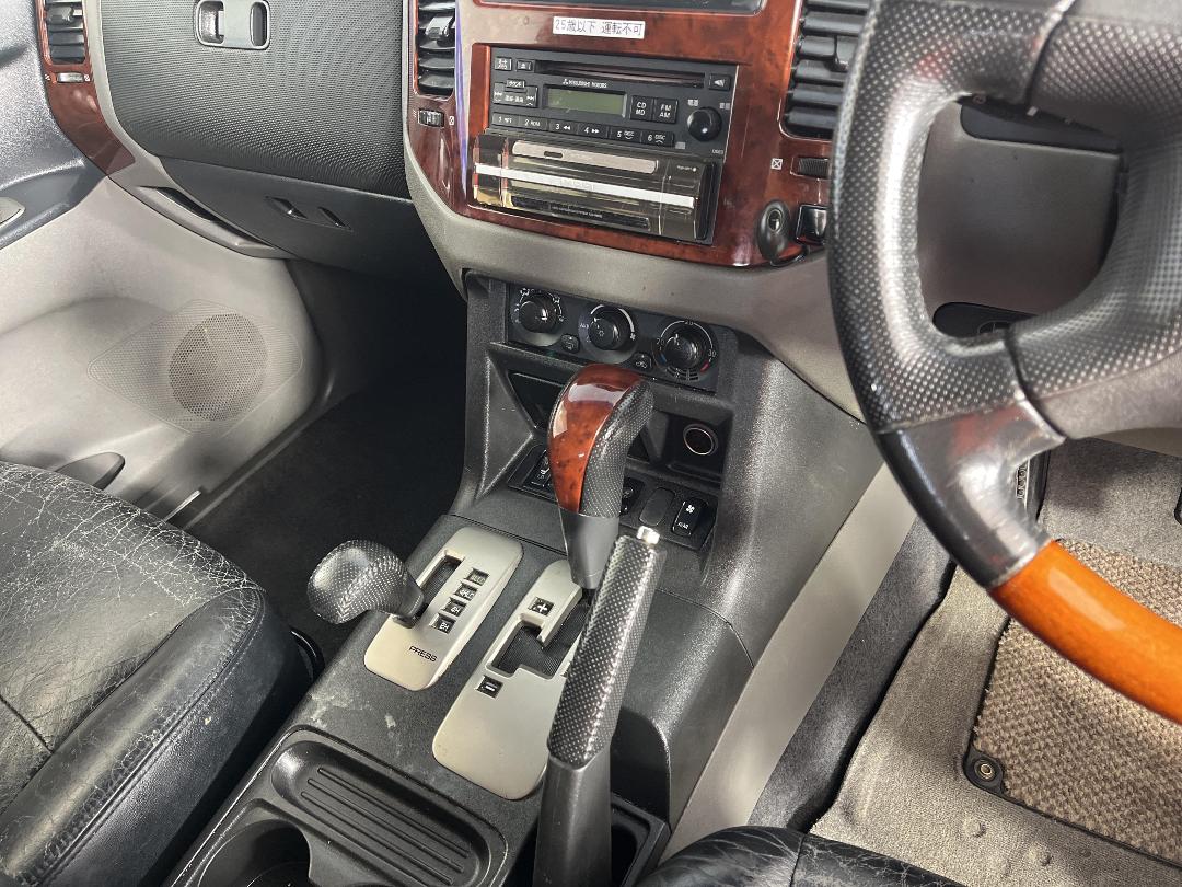 Photo '18' of Mitsubishi Pajero