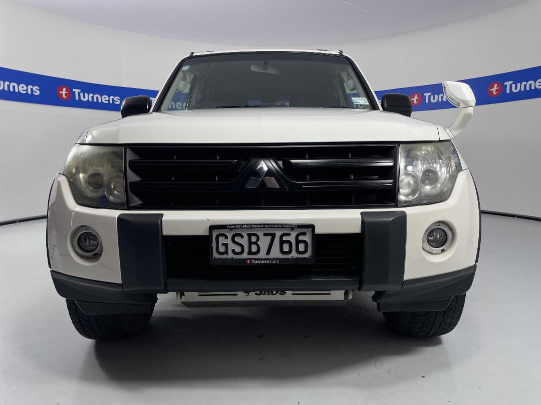 Photo '2' of Mitsubishi Pajero