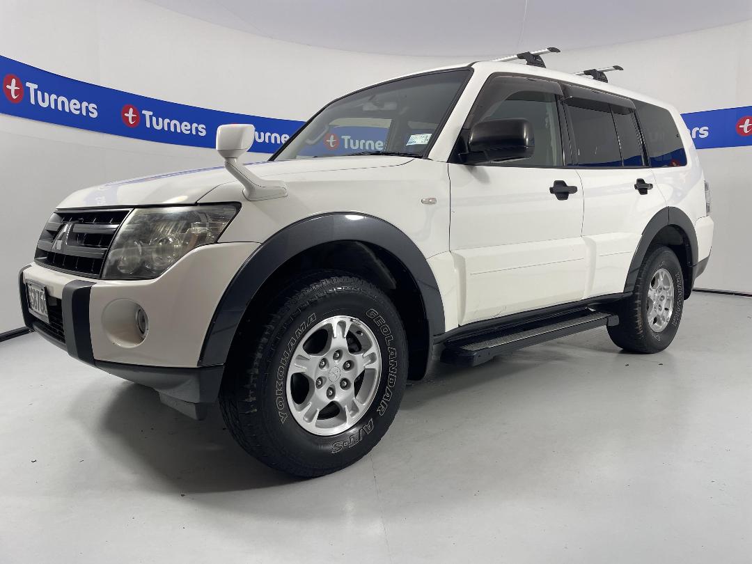 Photo '4' of Mitsubishi Pajero