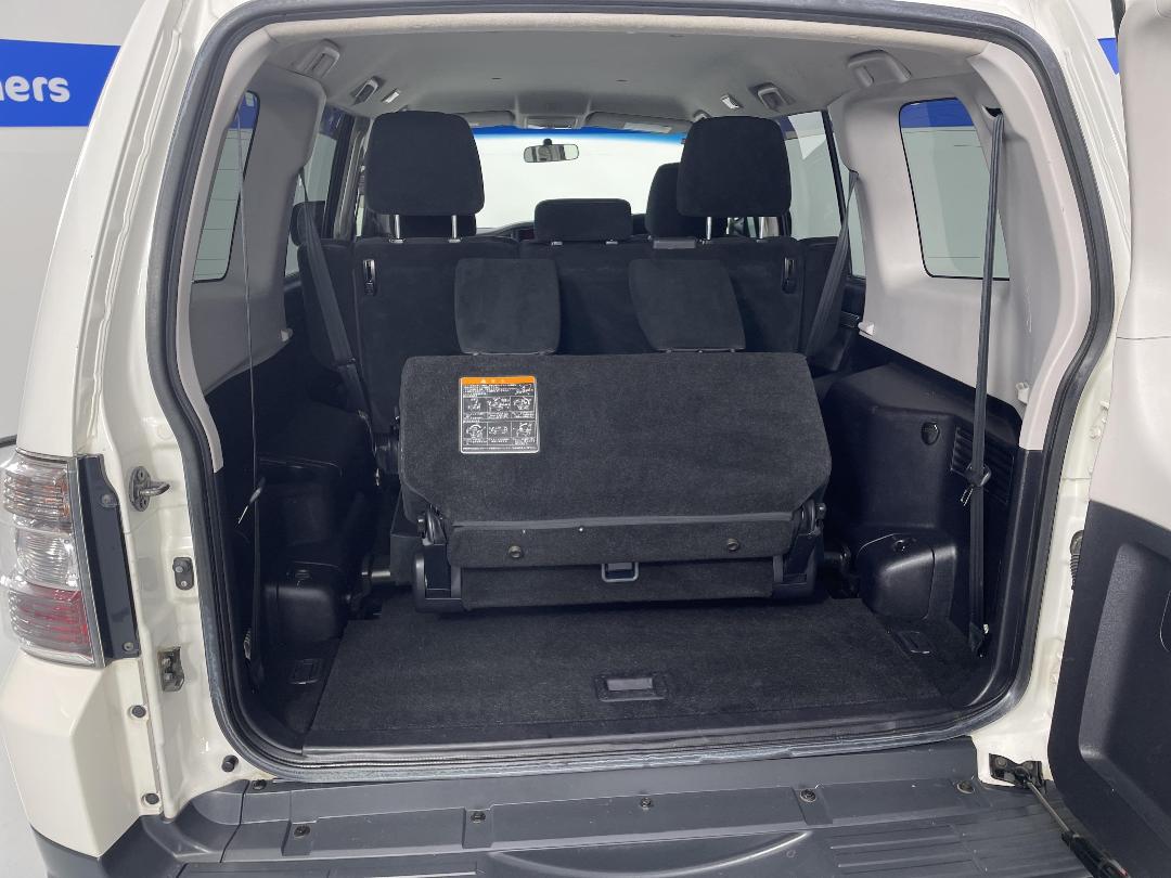 Photo '14' of Mitsubishi Pajero