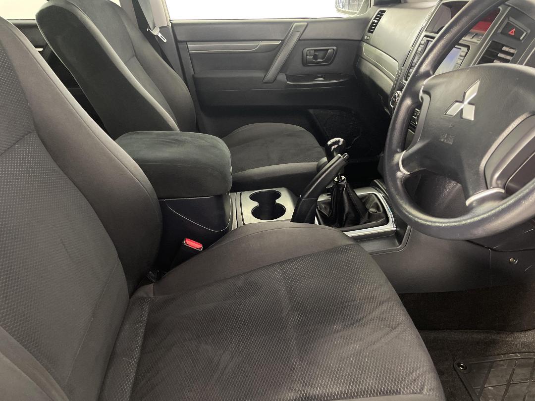 Photo '16' of Mitsubishi Pajero