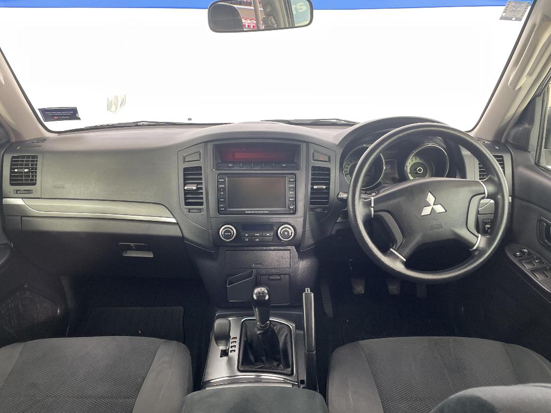 Photo '17' of Mitsubishi Pajero