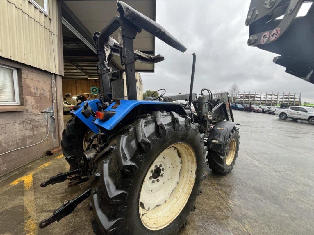 Photo '4' of New Holland TL80 Tractor Photo '4' of New Holland TL80 Tractor