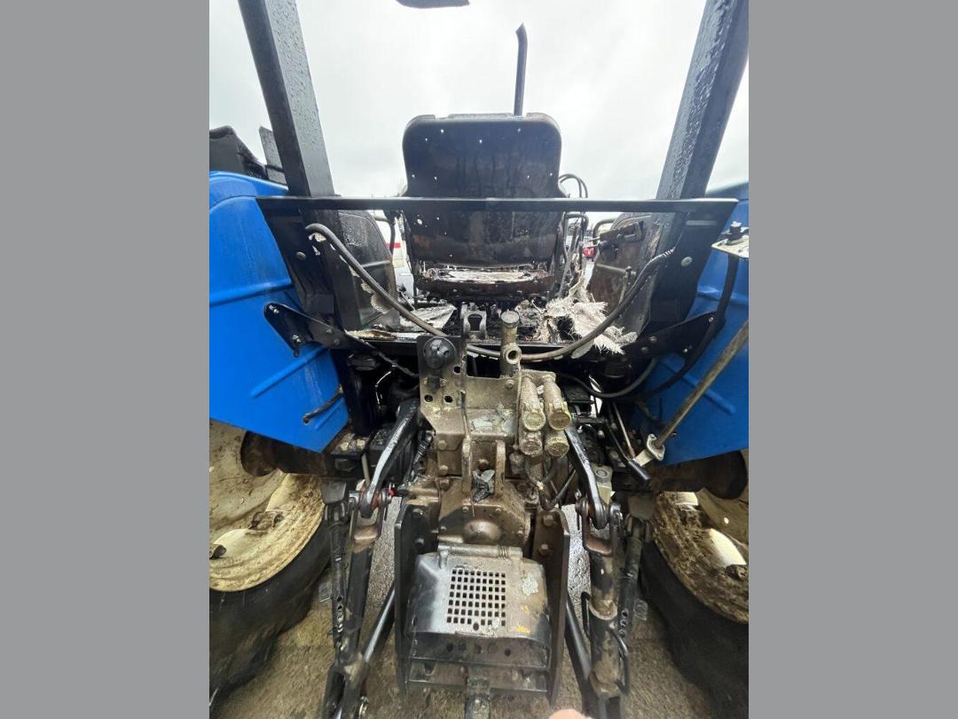 Photo '9' of New Holland TL80 Tractor Photo '9' of New Holland TL80 Tractor