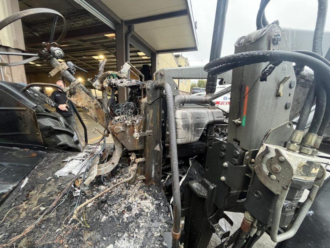 Photo '11' of New Holland TL80 Tractor Photo '11' of New Holland TL80 Tractor