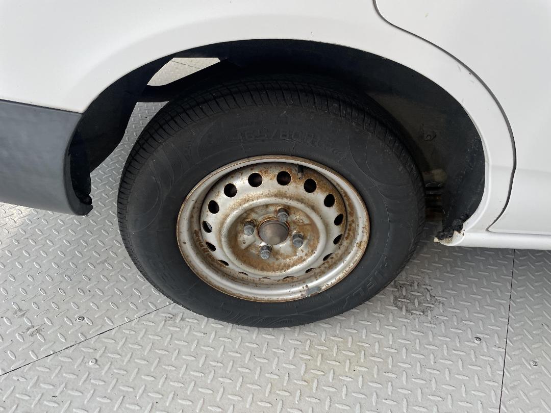 Photo '8' of Nissan AD