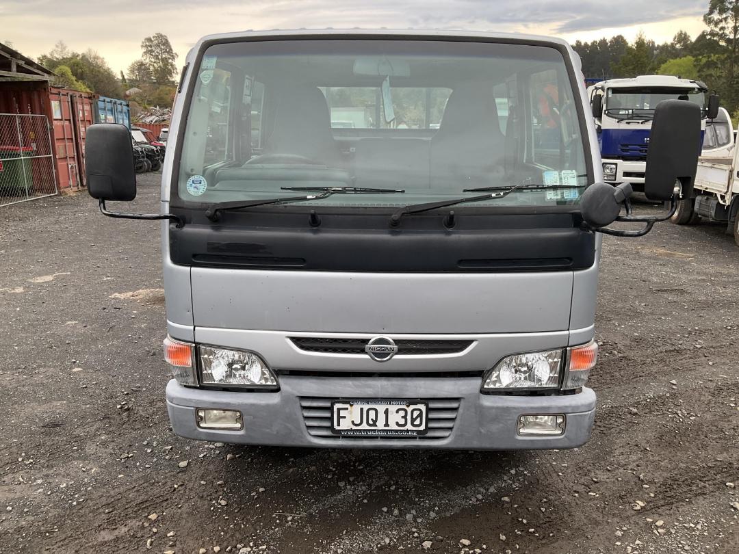 Photo '10' of Nissan Atlas Flat Deck