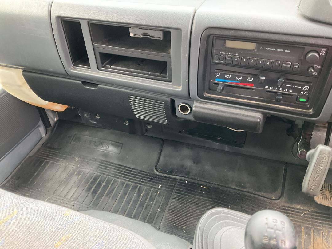 Photo '15' of Nissan Atlas Flat Deck