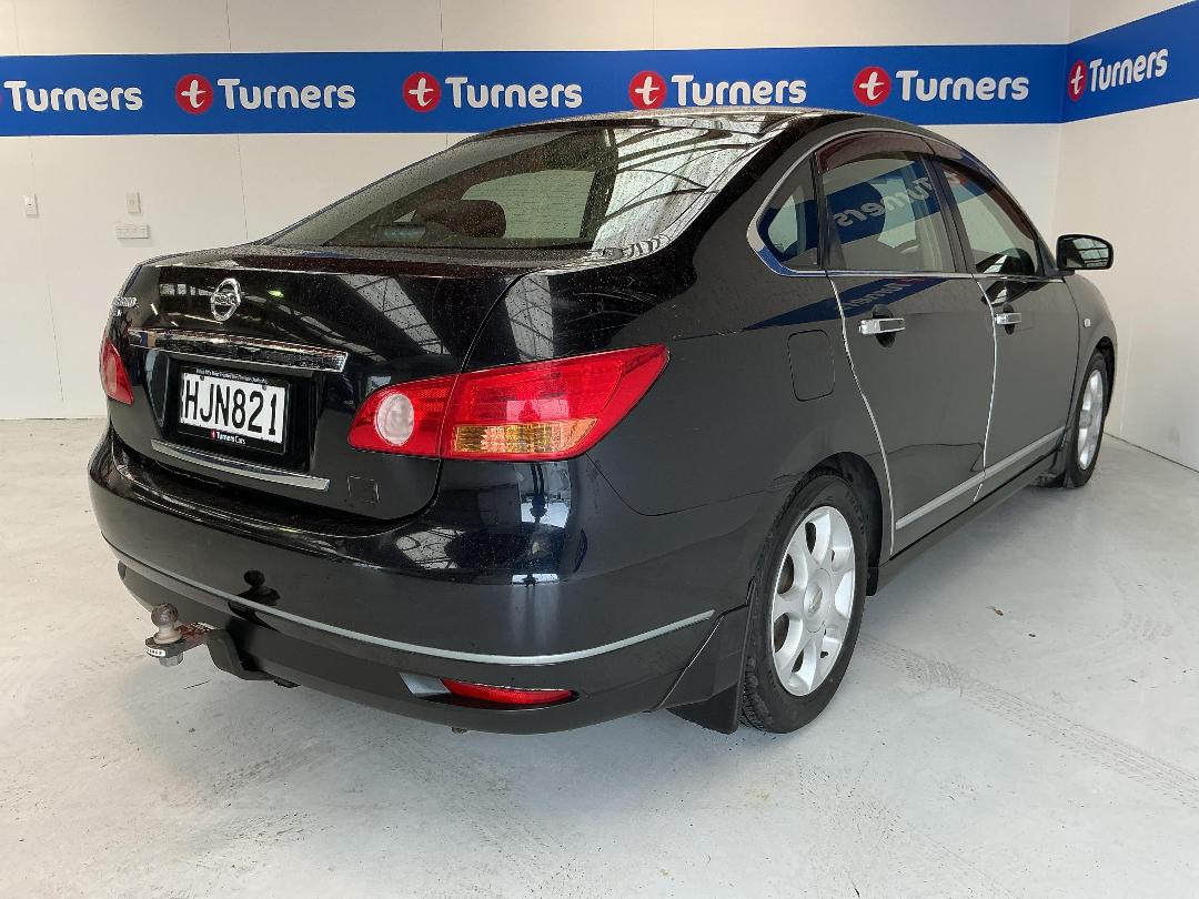 Photo '7' of Nissan Bluebird